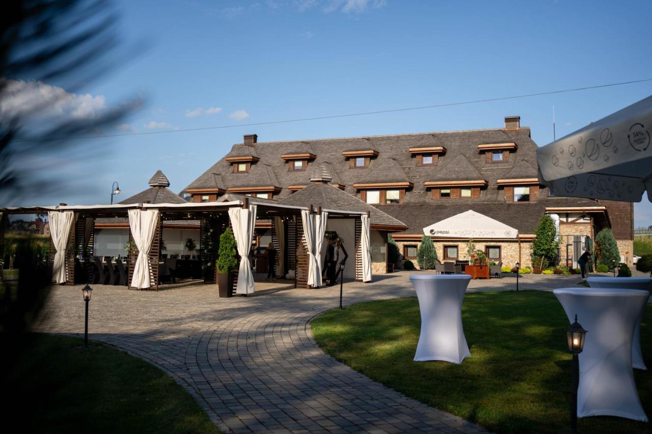 Hotel & Spa **** Kasztel อูเนียยูฟ ภายนอก รูปภาพ