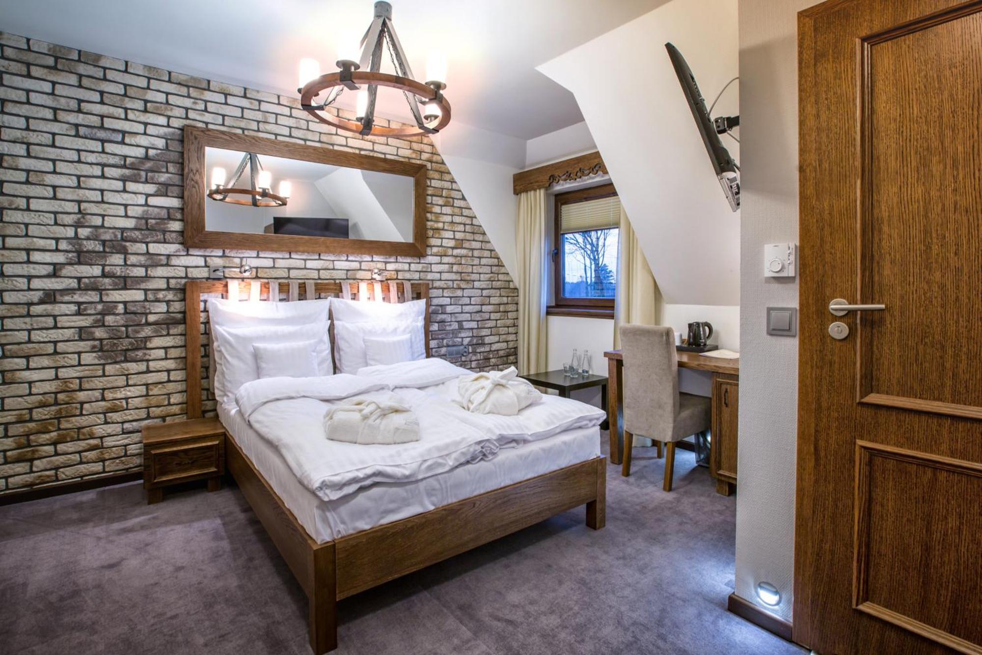 Hotel & Spa **** Kasztel อูเนียยูฟ ภายนอก รูปภาพ
