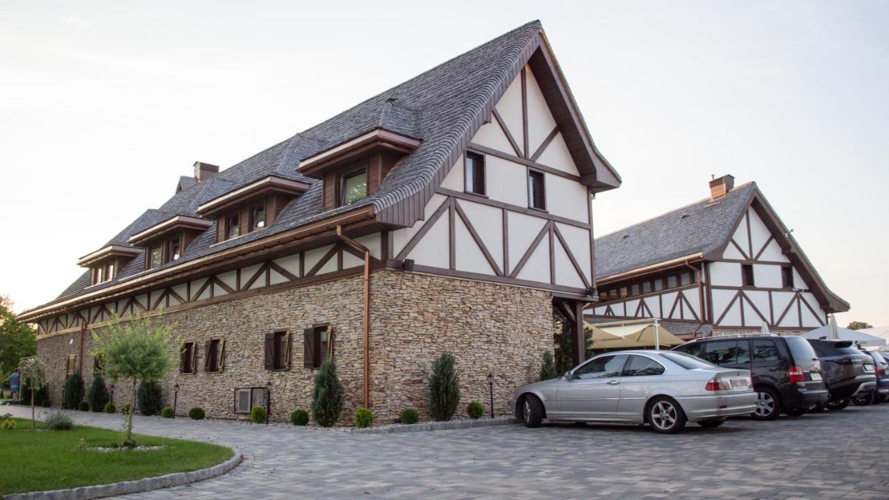 Hotel & Spa **** Kasztel อูเนียยูฟ ภายนอก รูปภาพ