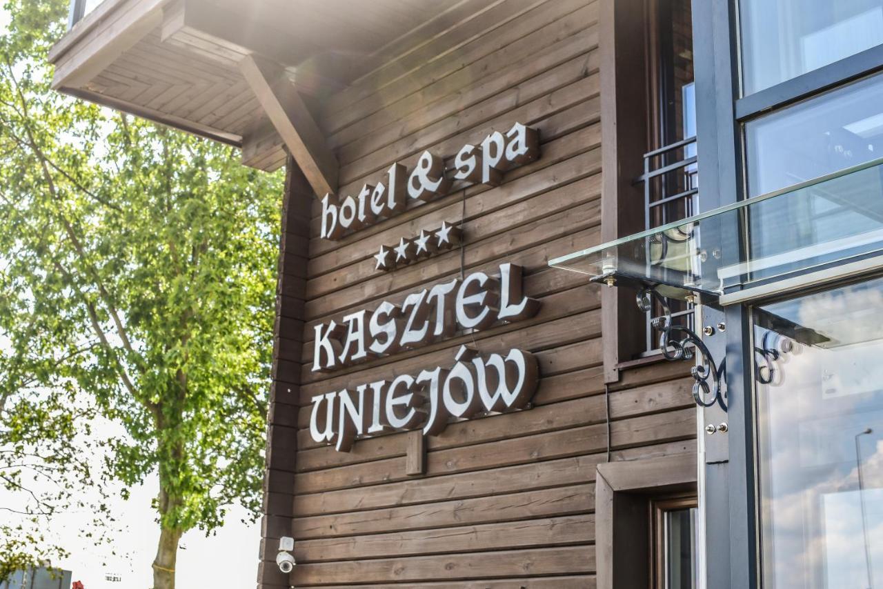 Hotel & Spa **** Kasztel อูเนียยูฟ ภายนอก รูปภาพ